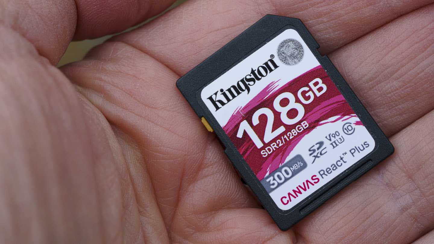 Kingston SDXC Canvas React Plus 128GB 300MB/s V90 UHS II - Foto