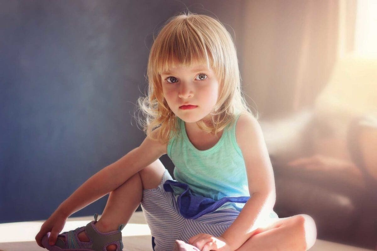 Toddler photography tips: 10 Find them somewhere to sit