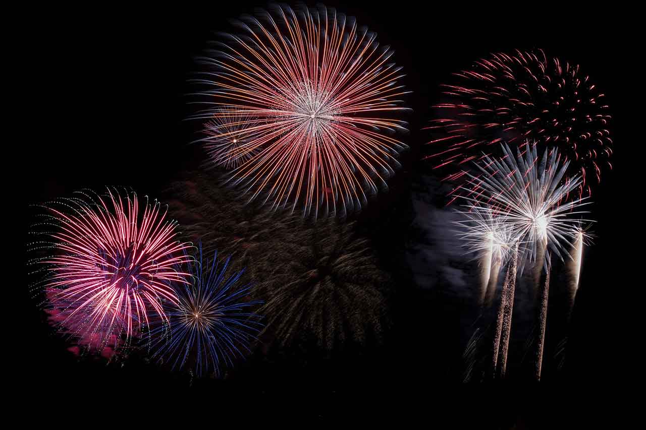 How to focus your lens on fireworks