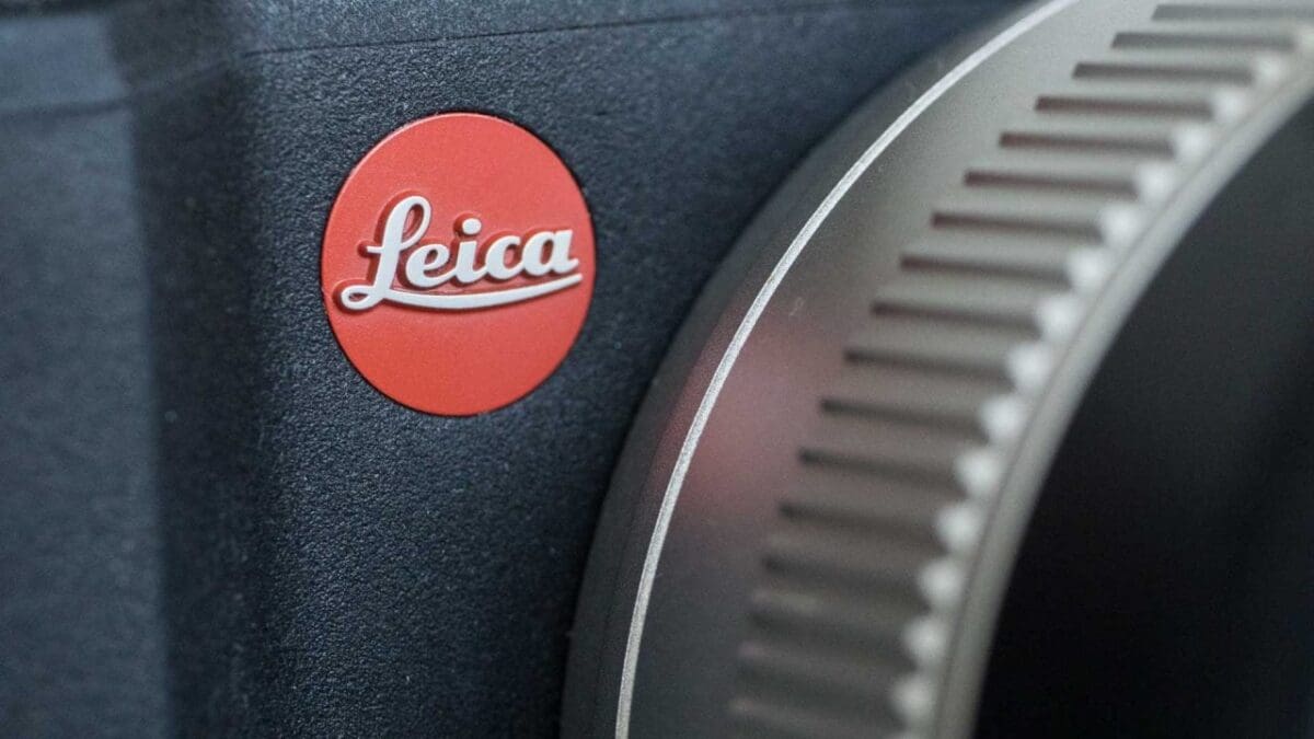 Leica X-U (Typ 113) Leica badge