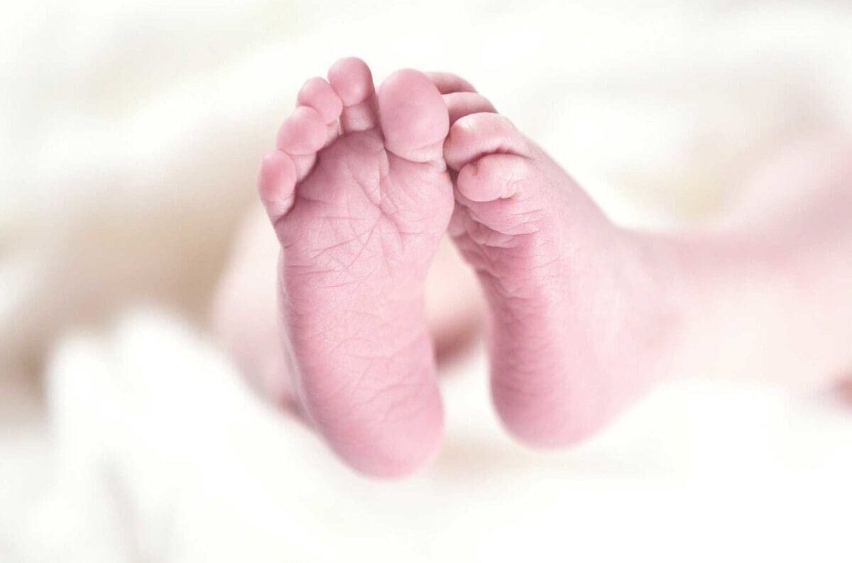 22 newborn photography tips every parent should live by
