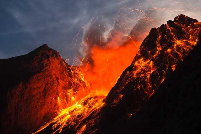 Volcano eruption - Martin Siering/tpoty.com