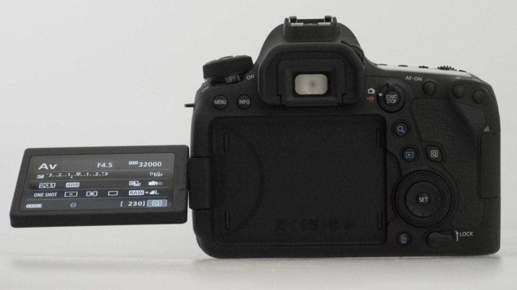 Canon EOS 6D Mark II Review - vari-angle screen