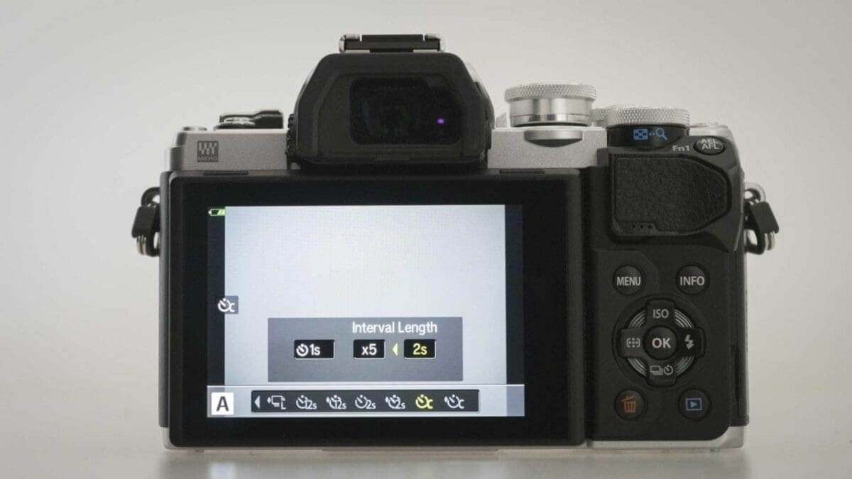 How to use your cameras custom self-timer