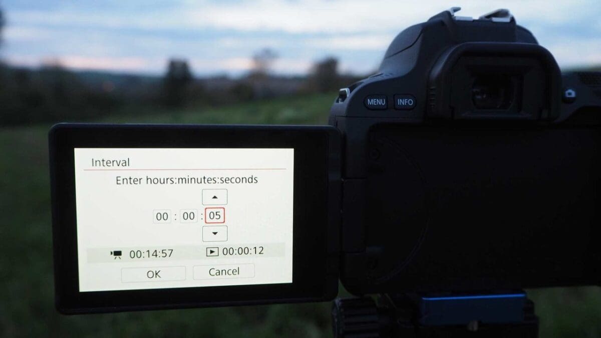 How to set up a timelapse on the Canon EOS 200D / Rebel SL2: set the interval