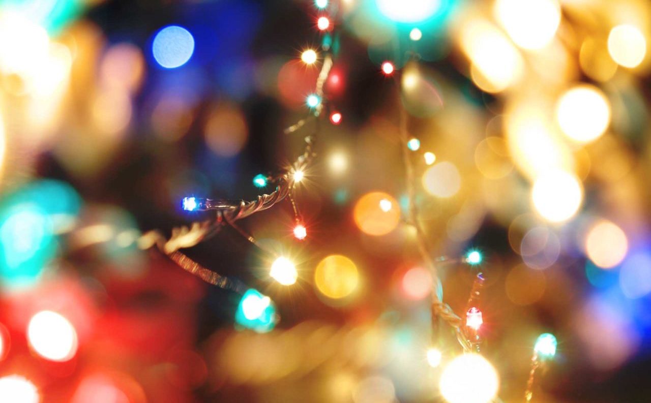 7 quick tips for photographing holiday lights at home
