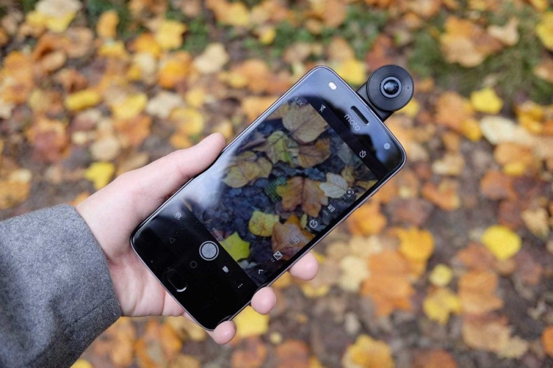 Motorola Moto Z2 Play Camera Review: build and handling