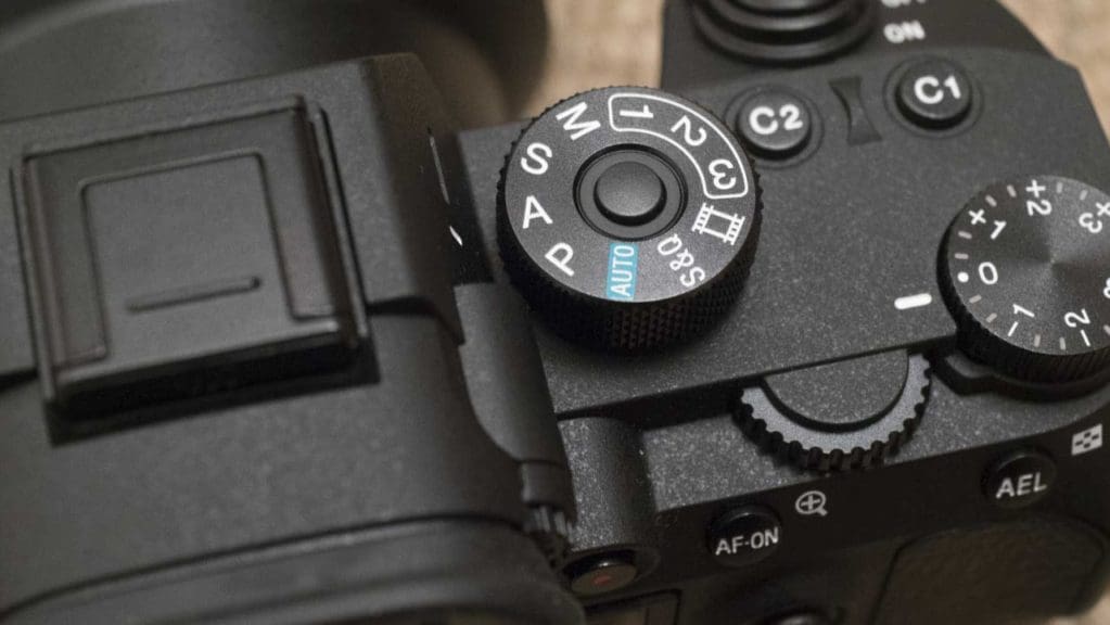 Sony A7R III Review: Control dials