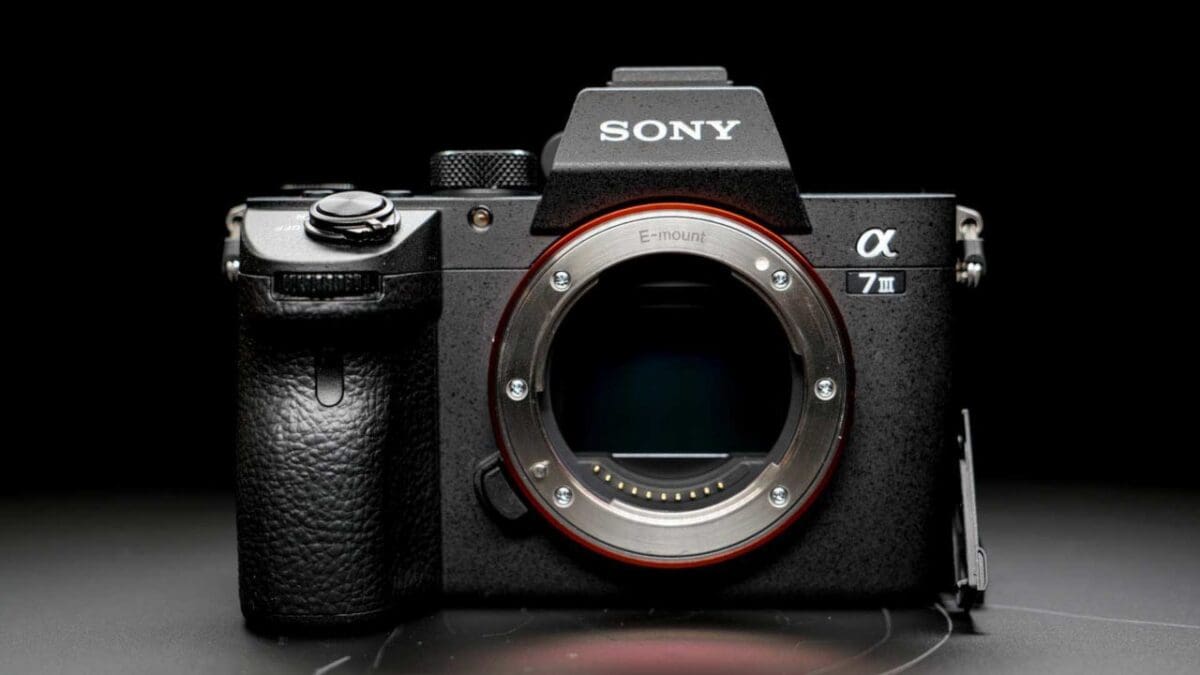 Sony A7 III now shipping, HVL-F60RM flashgun delayed