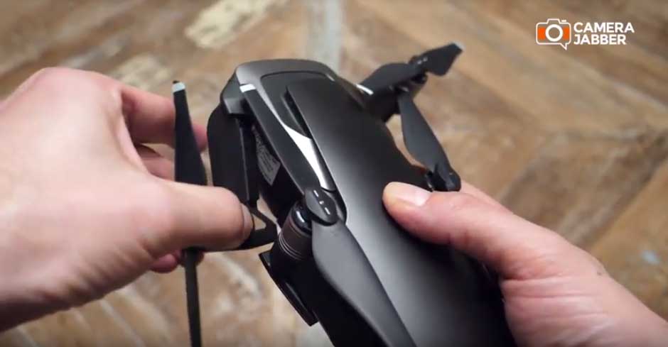 How to unfold and fold the DJI Mavic Air
