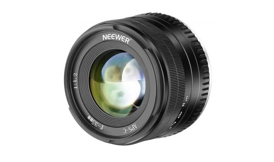 Neewer launches budget 35mm f/1.2 lens for Fuji X, Sony E mounts