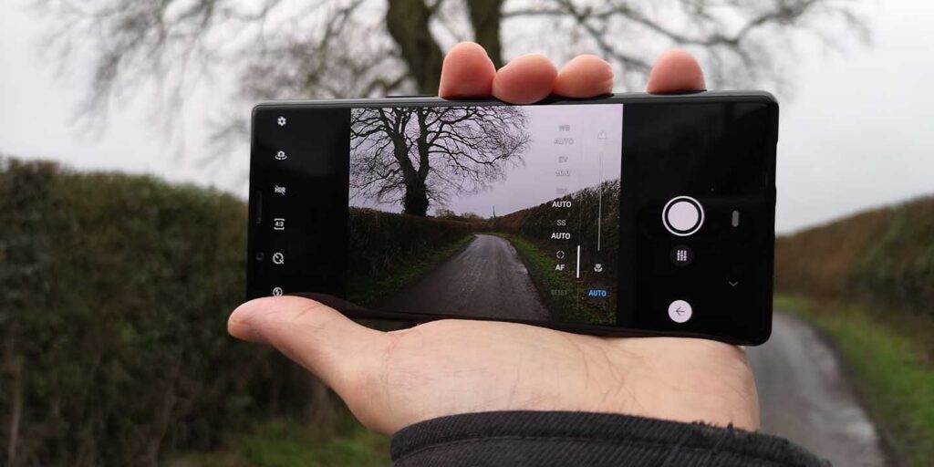How to use the Sony Xperia 5 camera's Manual mode