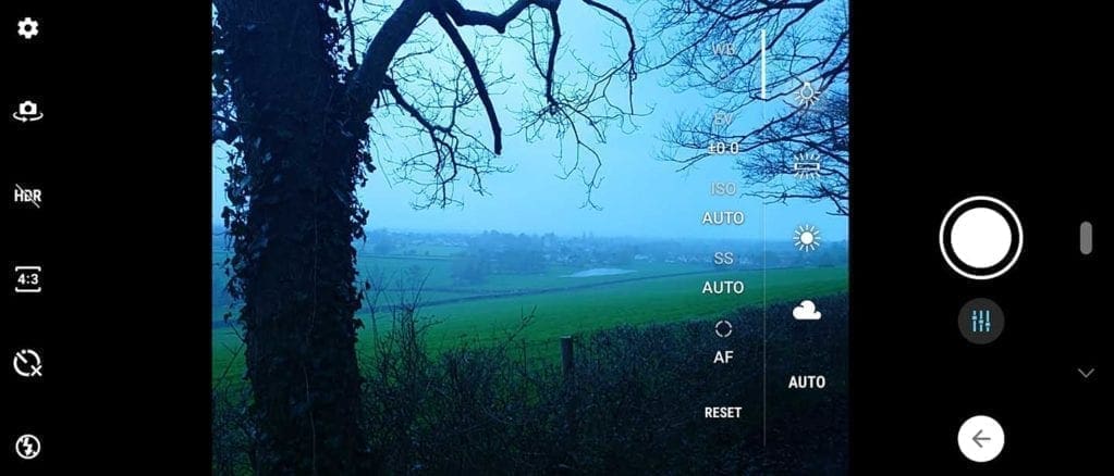 How to use the Sony Xperia 5 camera's Manual mode: white balance
