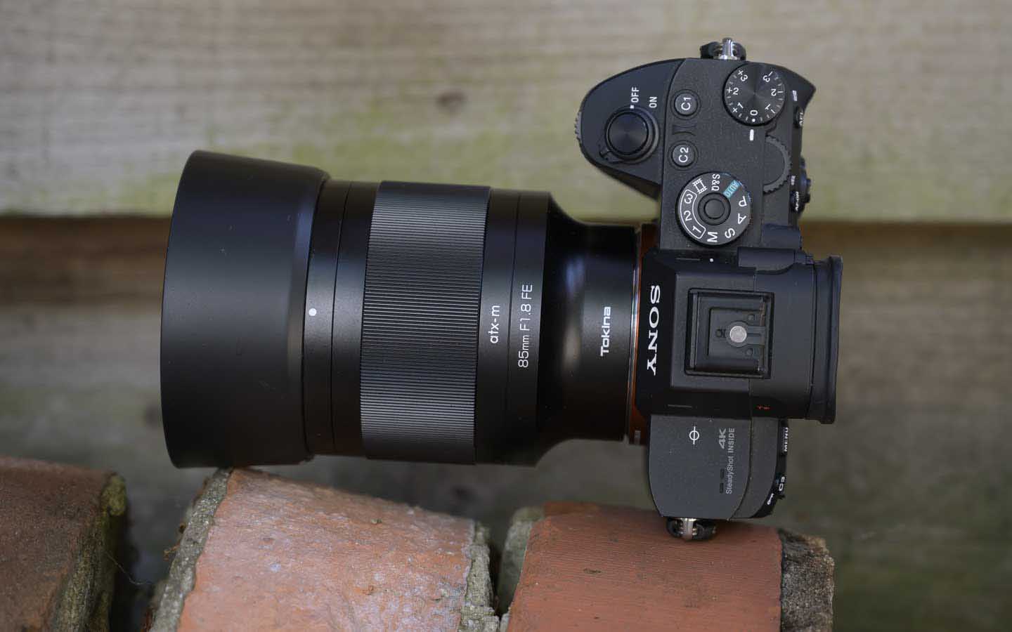 Tokina atx-m 85mm f1.8 FE Review - Camera Jabber