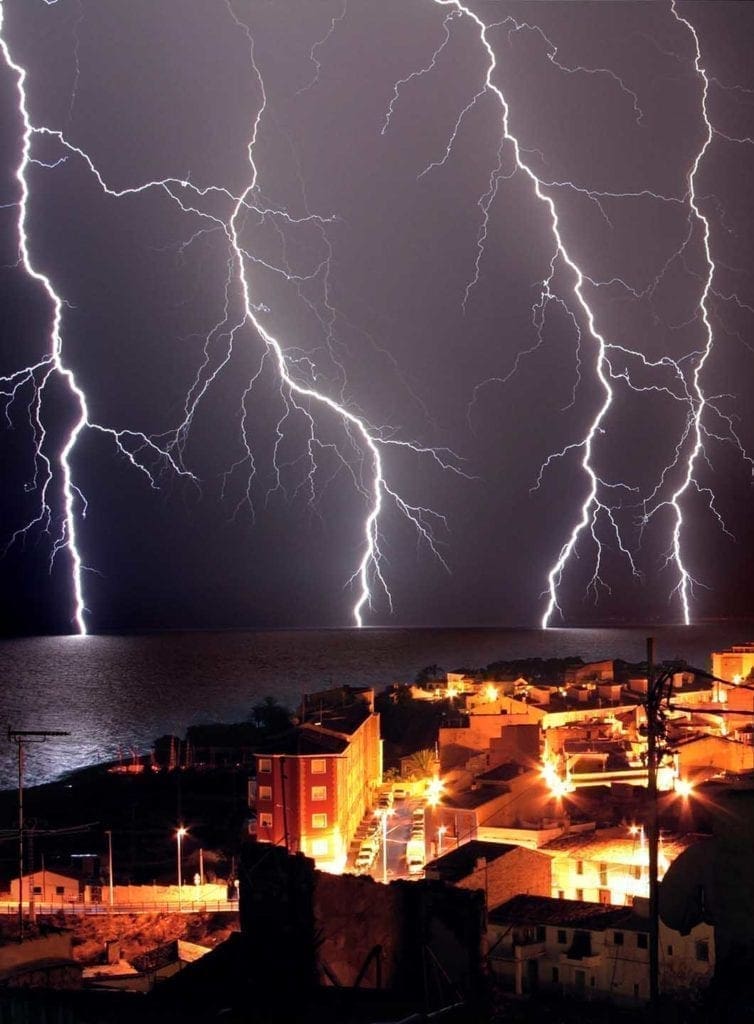 How to photograph lightning - Photo © Felipe Tomás Jiménez Ordóñez