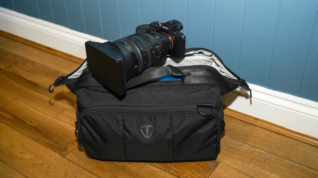 Tenba Cinelux Shoulder Bag 16 review