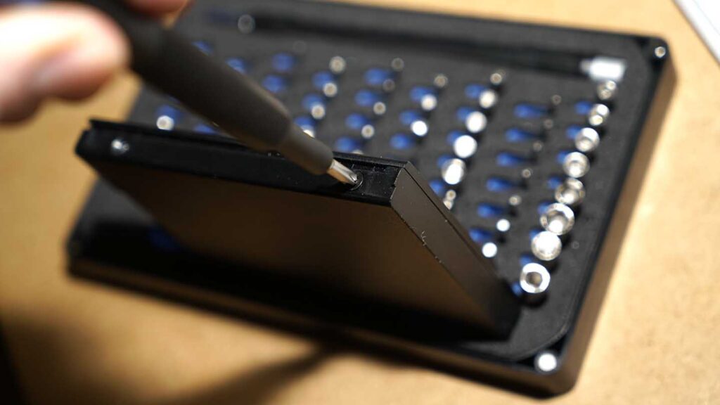 Installing an SSD into the ATOMOs Ninja V