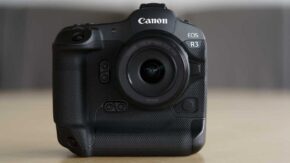 Canon EOS R3 Front