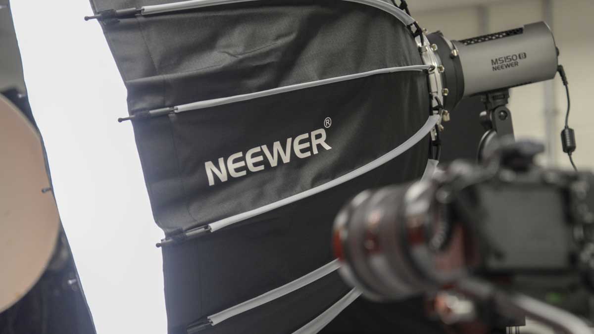 Neewer MS150B Bi-Color LED bowens adapter