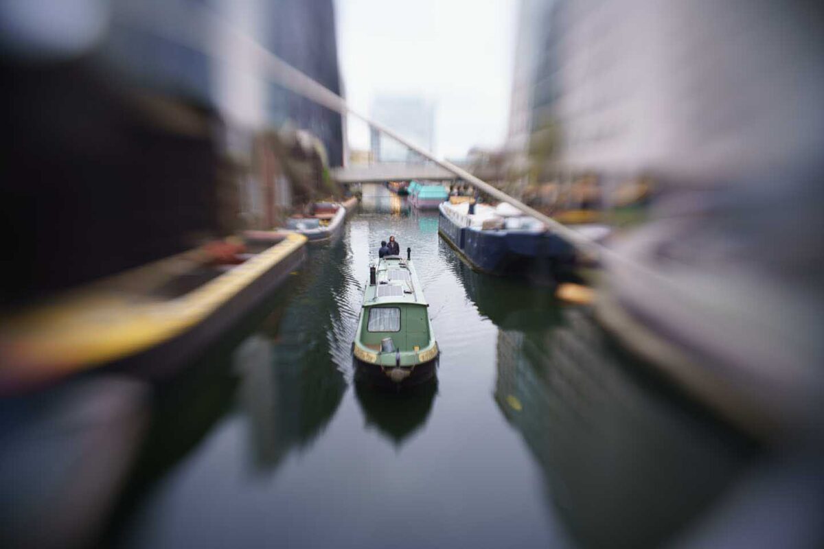 Lensbaby Sweet 22 sample image - a narrowboat on a canal