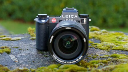 Leica SL3 - front