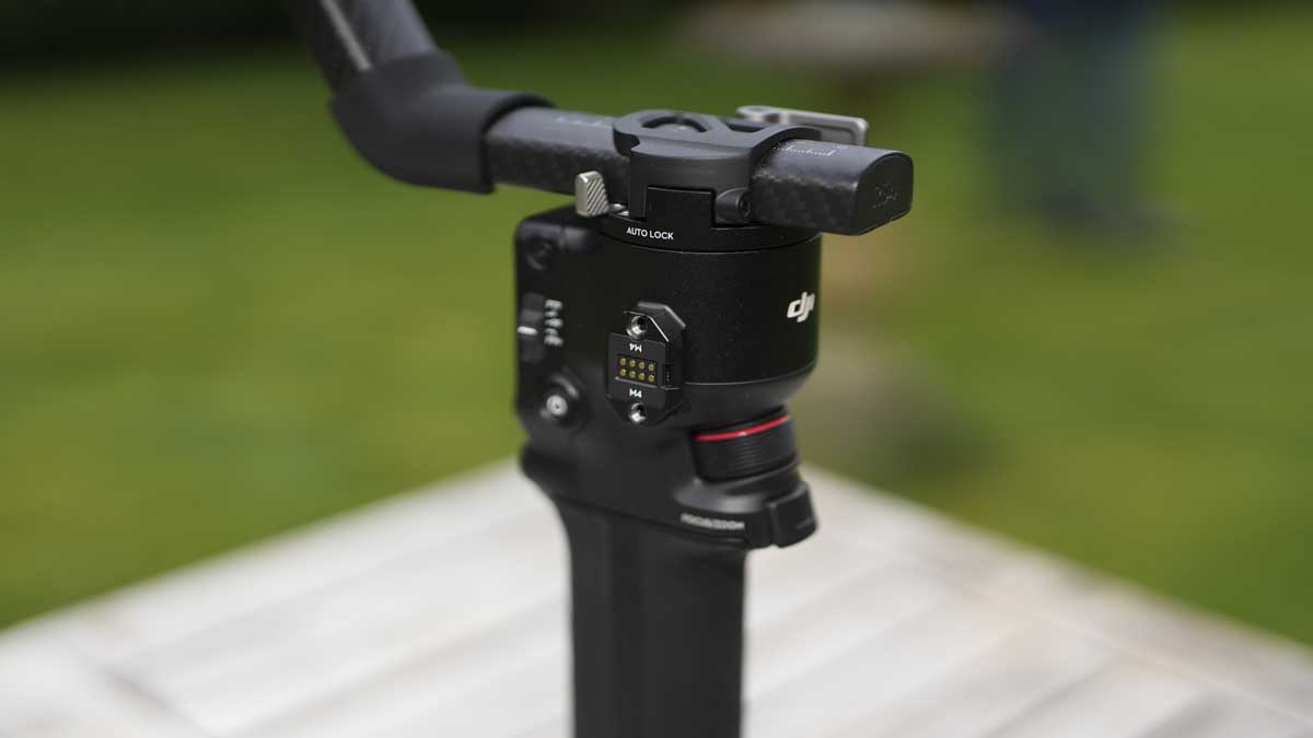 DJI RS 4 Pro review - Grip and focus dial