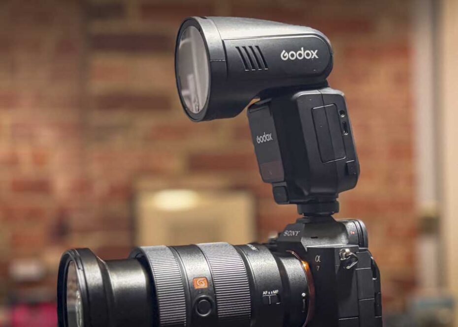 Godox V100