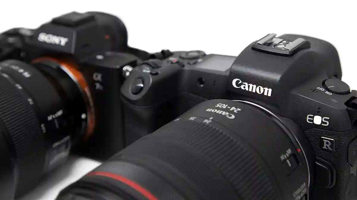Canon vs. Sony: The Battle for the Mirrorless Throne in 2025