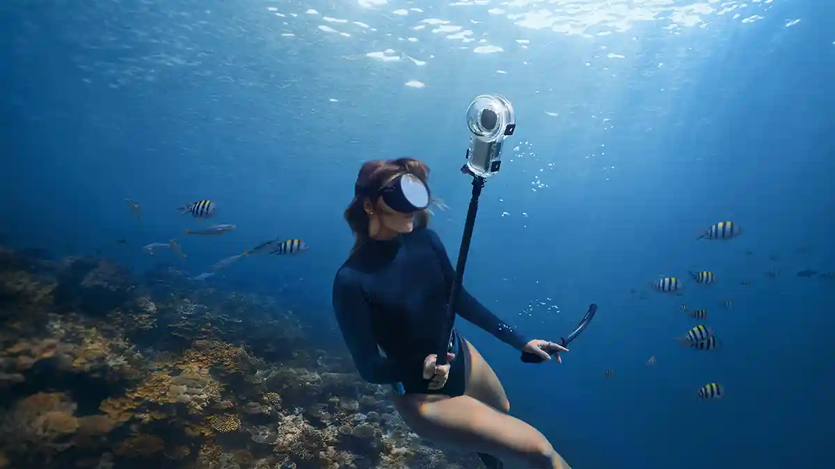 Insta360 X5