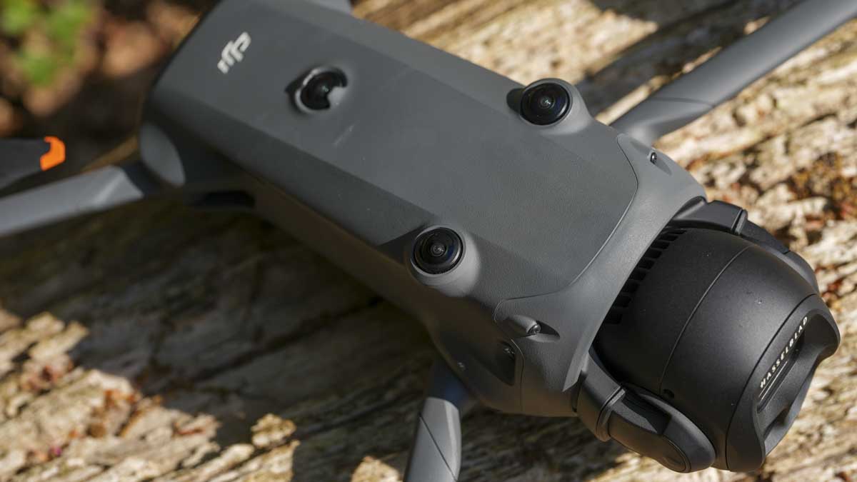 DJI Mavic 4 Pro top sensors
