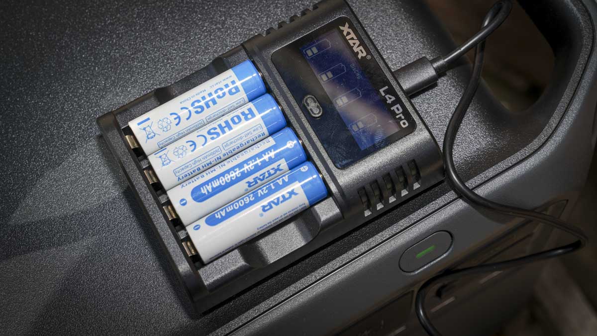 XTAR VC4 Multifunctional Charger