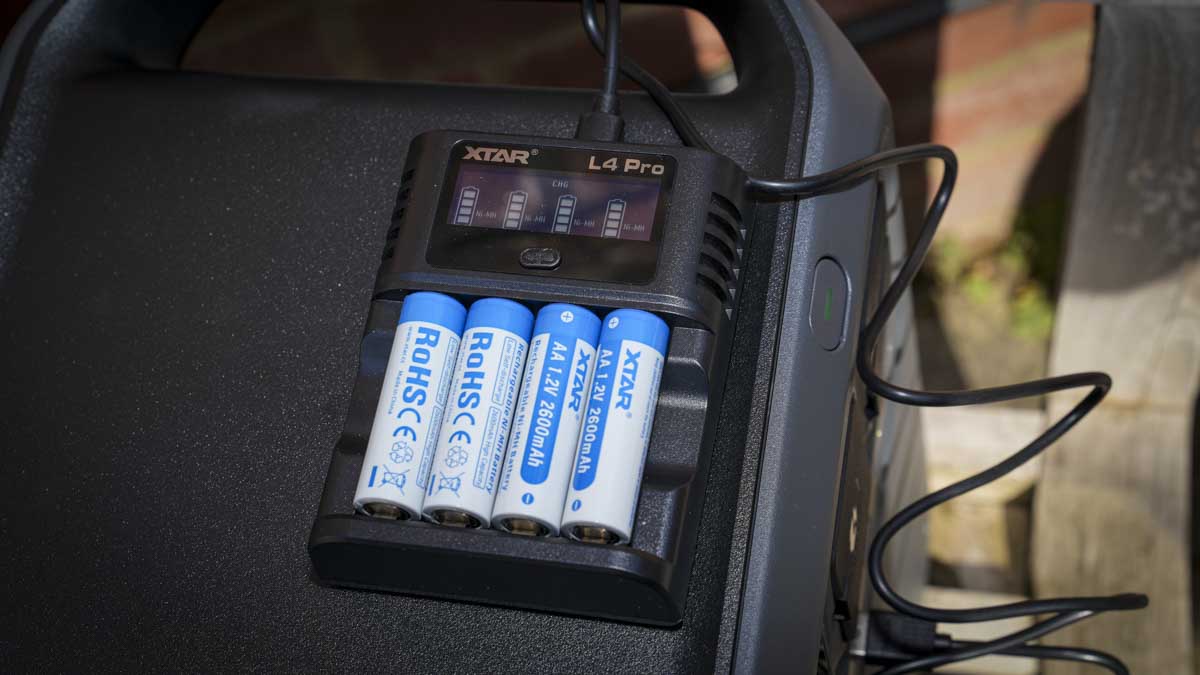 XTAR VC4 Multifunctional Charger