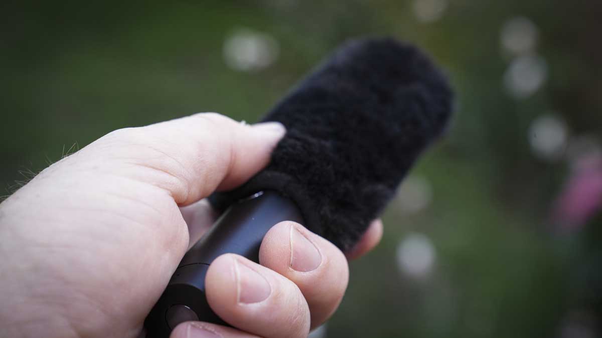 Boya Magic review - Handheld mic