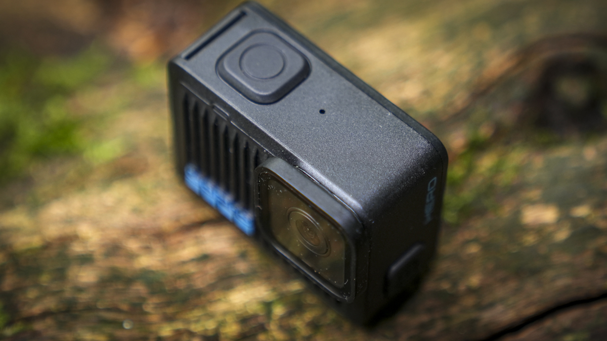 GoPro Hero (2024) - shutter button