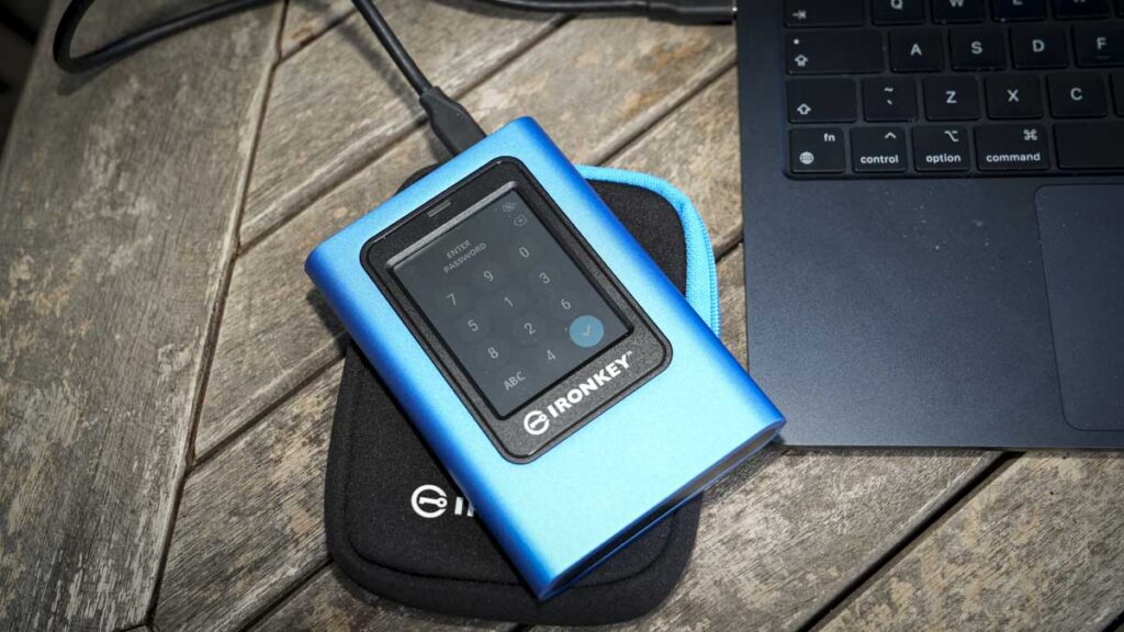 Kingston IronKey Vault Privacy 80ES - keypad entry