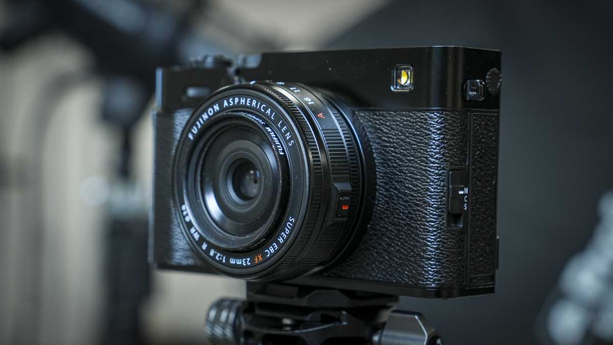 Fujifilm X-E5 review front angle