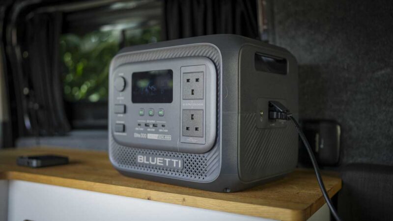 I ran lights, laptops and camera batteries from the BLUETTI Elite 300, and it barely flinched