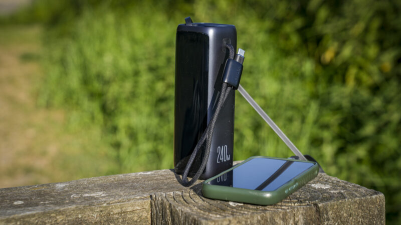 I used the JOYROOM PODIX PR70 as a portable power hub for shoots