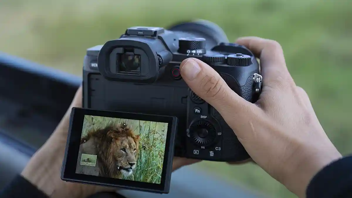 Sony RX10 V: the all-in-one super-zoom returns with a 24-600mm lens and AI autofocus