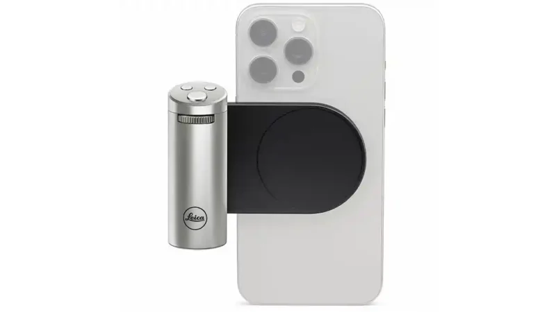 Leica expands LUX with a silver Grip and a Steve McCurry Artist Look